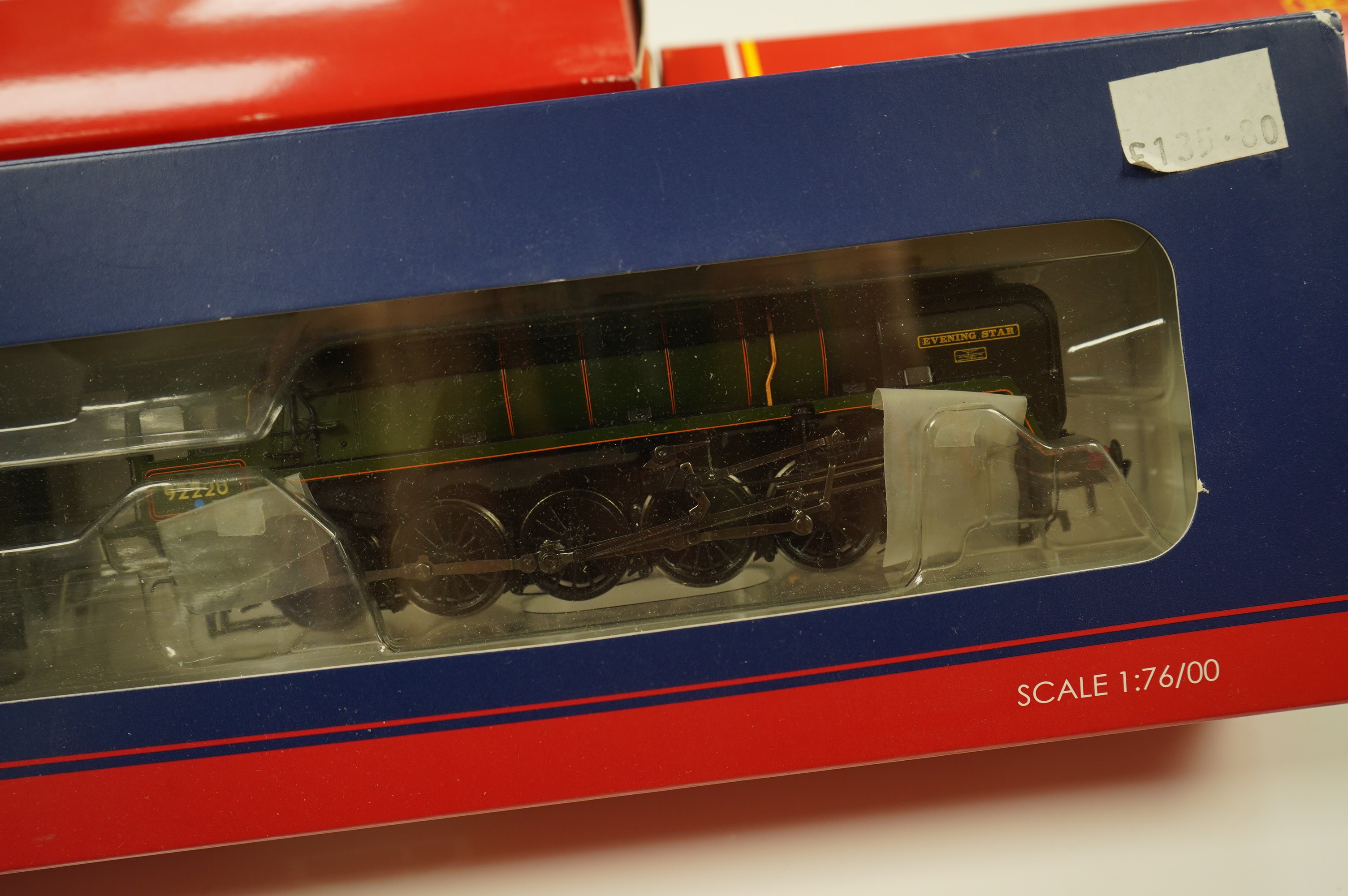 Three boxed Hornby and Bachmann 00 gauge railway BR locomotives; a Class 9F (32-850A), a Battle of Britain Class (R2692), and a Class A3 (R078). Condition - good.